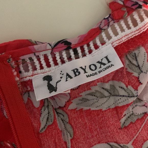 Red flowered dress - Picture 6 of 9